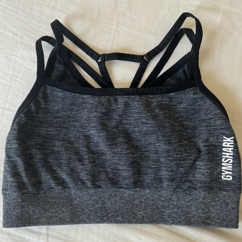 ADAPT FLECK SEAMLESS SPORTS BRA
Medium Support size small used